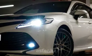 Toyota Camry 2018 года за 12 600 000 тг. в Астана фото 2