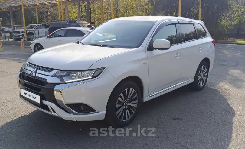 Mitsubishi Outlander 2022 года за 11 200 000 тг. в Алматы