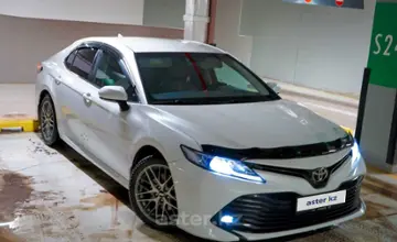 Toyota Camry 2018 года за 12 600 000 тг. в Астана фото 4