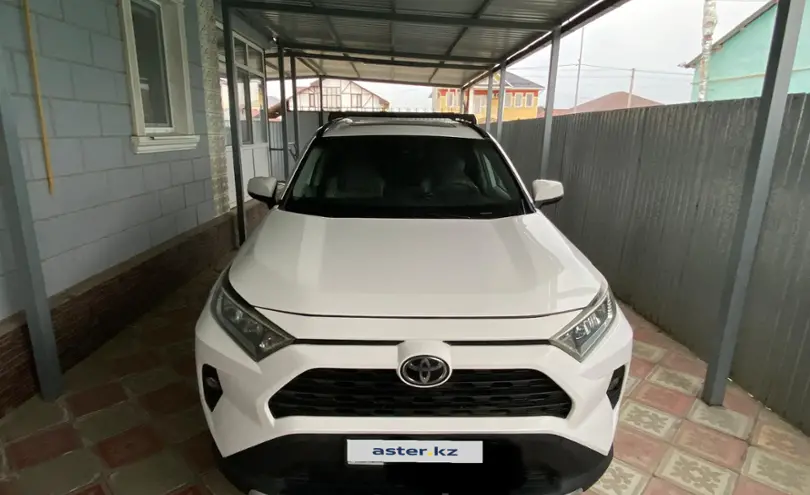 Toyota RAV4 2020 года за 12 400 000 тг. в Актау