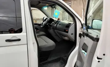 Volkswagen Transporter 2010 года за 8 500 000 тг. в Уральск