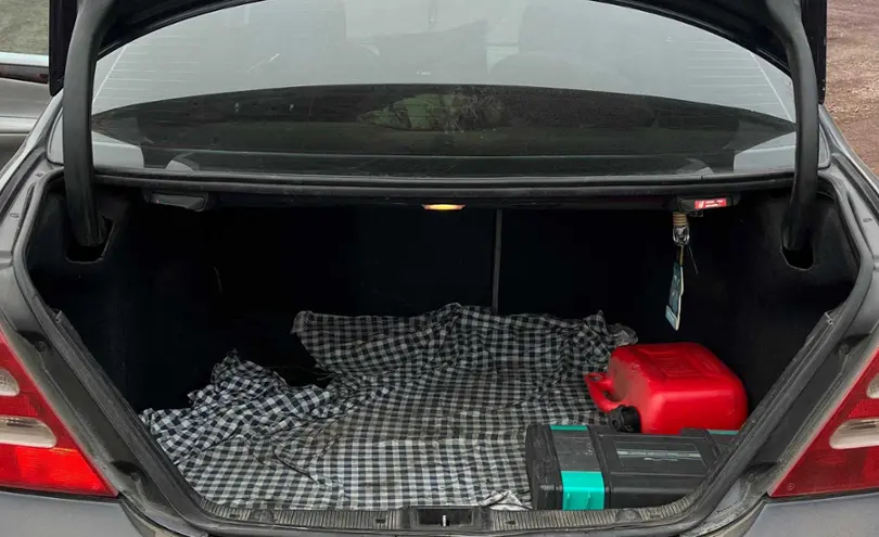 Mercedes-Benz C-Класс 2002 года за 2 400 000 тг. в Карагандинская область фото 4