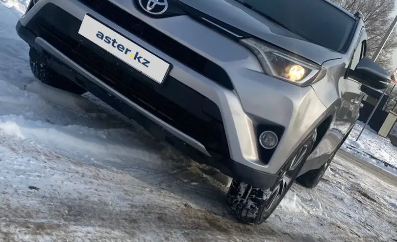Toyota RAV4 2015 года за 10 000 000 тг. в Алматы фото 3