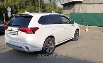 Mitsubishi Outlander 2022 года за 11 200 000 тг. в Алматы