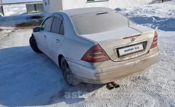 Mercedes-Benz C-Класс 2001 года за 2 550 000 тг. в Астана фото 4