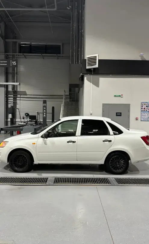 LADA (ВАЗ) Granta 2013 года за 2 000 000 тг. в Астана