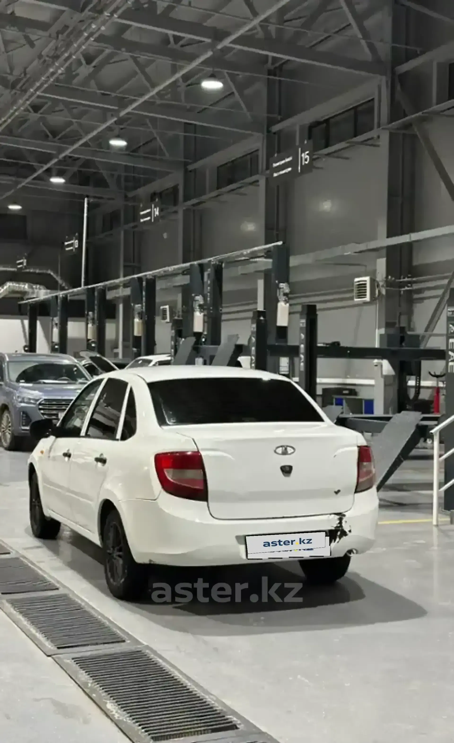 LADA (ВАЗ) Granta 2013 года за 2 000 000 тг. в Астана фото 4