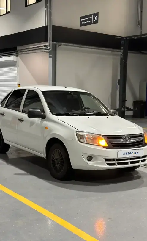 LADA (ВАЗ) Granta 2013 года за 2 000 000 тг. в Астана фото 3