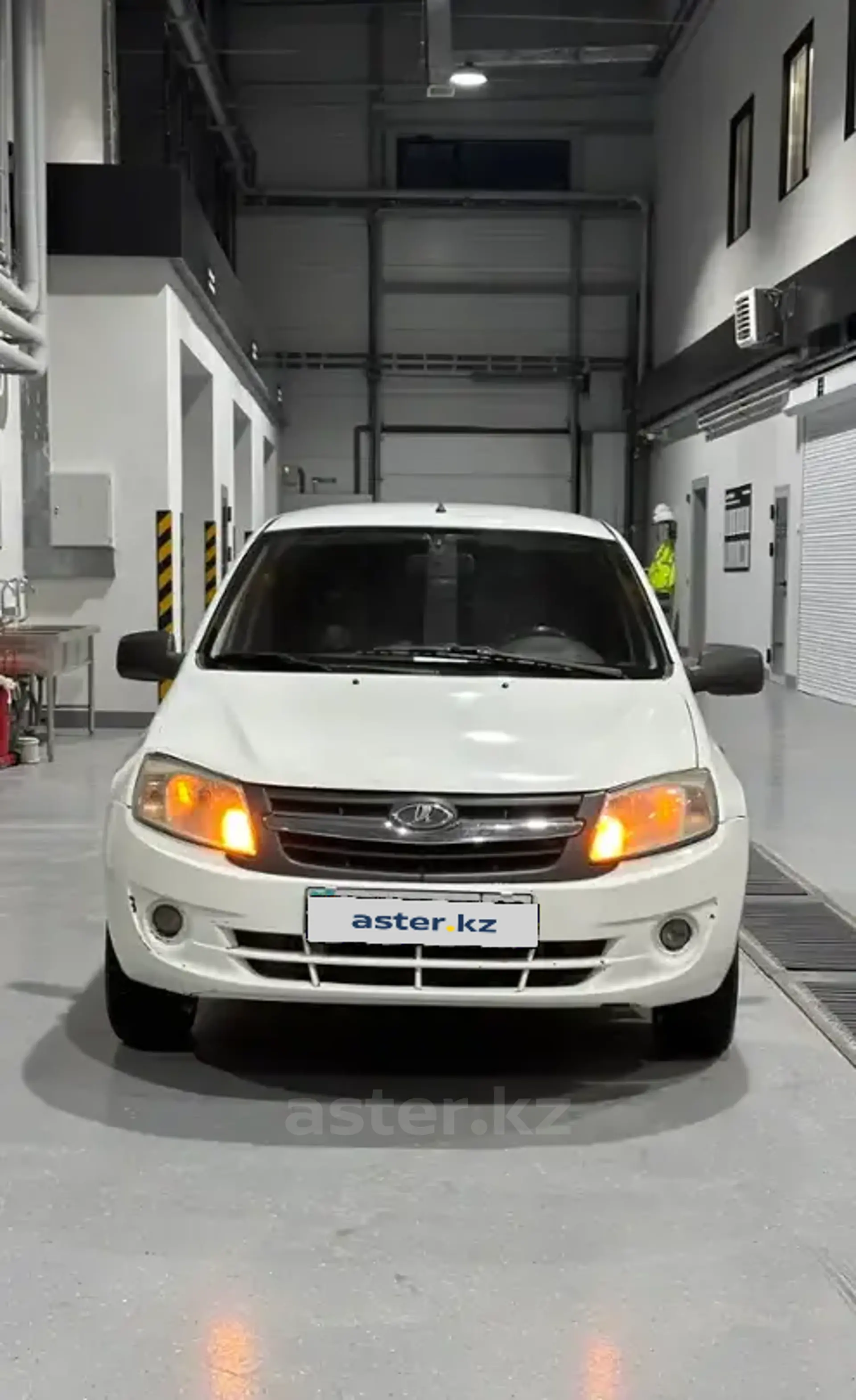 LADA (ВАЗ) Granta 2013 года за 2 000 000 тг. в Астана фото 2
