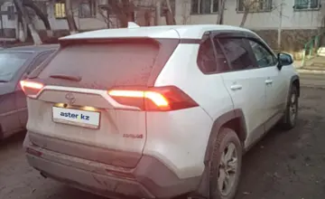 Toyota RAV4 2022 года за 13 200 000 тг. в Караганда