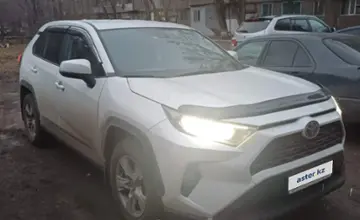 Toyota RAV4 2022 года за 13 200 000 тг. в Караганда фото 3