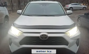 Toyota RAV4 2022 года за 13 200 000 тг. в Караганда фото 2