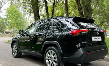 Toyota RAV4 2020 года за 16 000 000 тг. в Алматы