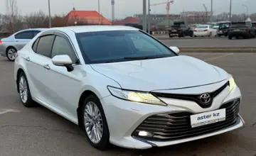 Toyota Camry 2018 года за 14 000 000 тг. в Алматы фото 3