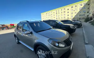 Renault Sandero 2014 года за 3 500 000 тг. в Актау фото 2