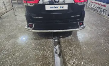 Toyota Highlander 2018 года за 17 000 000 тг. в Караганда