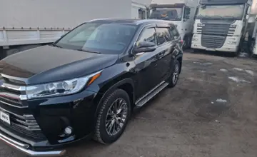 Toyota Highlander 2018 года за 17 000 000 тг. в Караганда фото 2