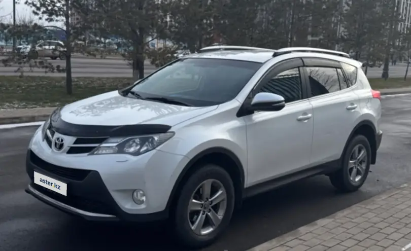 Toyota RAV4 2015 года за 9 000 000 тг. в Астана
