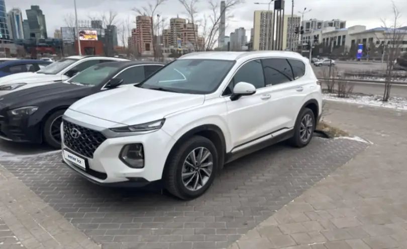 Hyundai Santa Fe 2020 года за 12 000 000 тг. в Астана