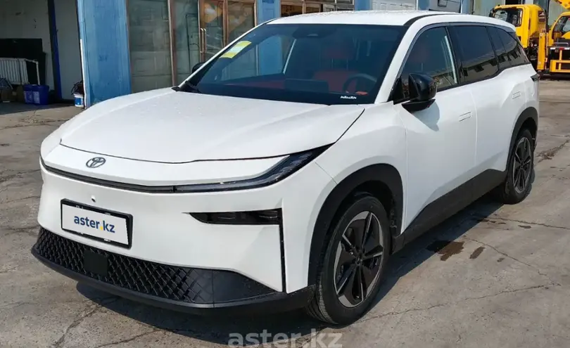 Toyota bZ3X 2025 года за 14 000 000 тг. в Астана