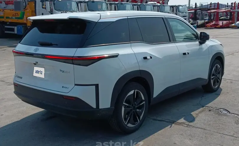 Toyota bZ3X 2025 года за 14 100 000 тг. в Астана