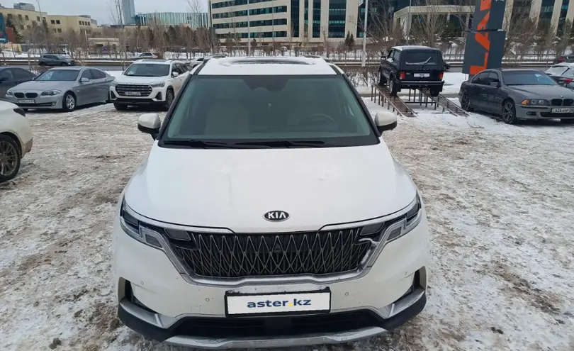 Kia Carnival 2021 года за 22 000 000 тг. в Астана