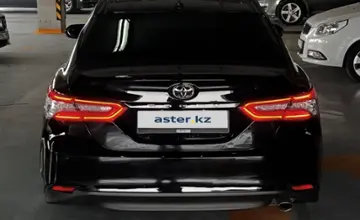 Toyota Camry 2018 года за 13 000 000 тг. в Алматы фото 3