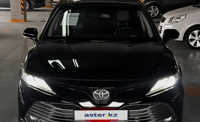 Toyota Camry 2018 года за 13 000 000 тг. в Алматы