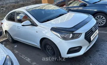 Hyundai Accent 2017 года за 6 500 000 тг. в Усть-Каменогорск фото 3