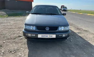 Volkswagen Passat 1996 года за 1 700 000 тг. в Караганда фото 2