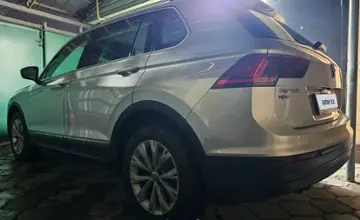 Volkswagen Tiguan 2017 года за 10 500 000 тг. в Алматы