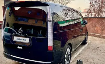 Hyundai Staria 2022 года за 21 500 000 тг. в Алматы фото 2
