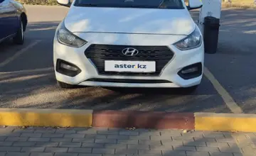 Hyundai Accent 2018 года за 5 100 000 тг. в Караганда фото 2