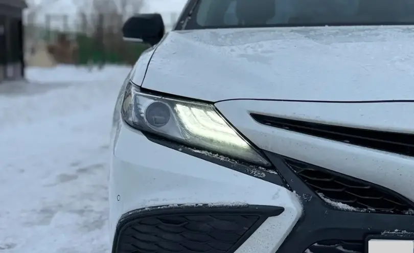 Toyota Camry 2023 года за 17 500 000 тг. в Астана