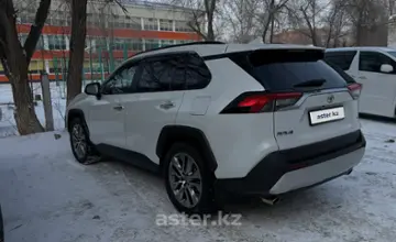 Toyota RAV4 2020 года за 16 500 000 тг. в Актобе фото 4