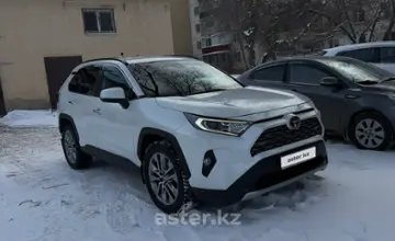 Toyota RAV4 2020 года за 16 500 000 тг. в Актобе фото 2