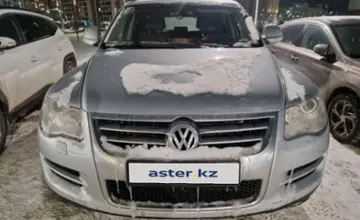 Volkswagen Touareg 2007 года за 5 500 000 тг. в Астана фото 2