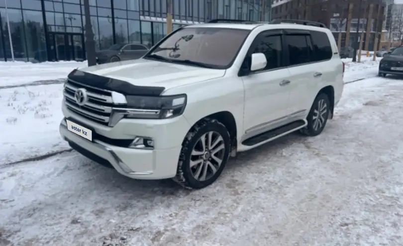 Toyota Land Cruiser 2016 года за 30 500 000 тг. в Астана
