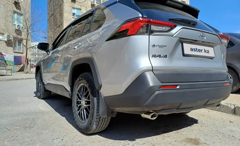 Toyota RAV4 2020 года за 15 000 000 тг. в Мангистауская область фото 4