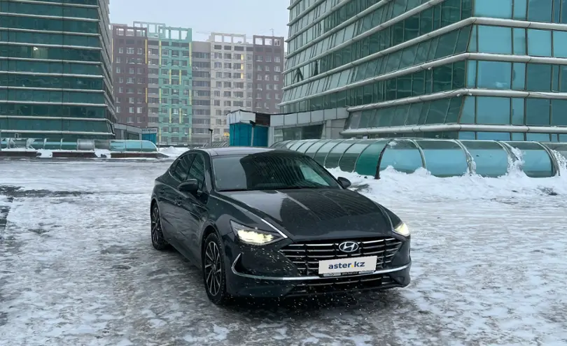 Hyundai Sonata 2022 года за 13 800 000 тг. в Астана