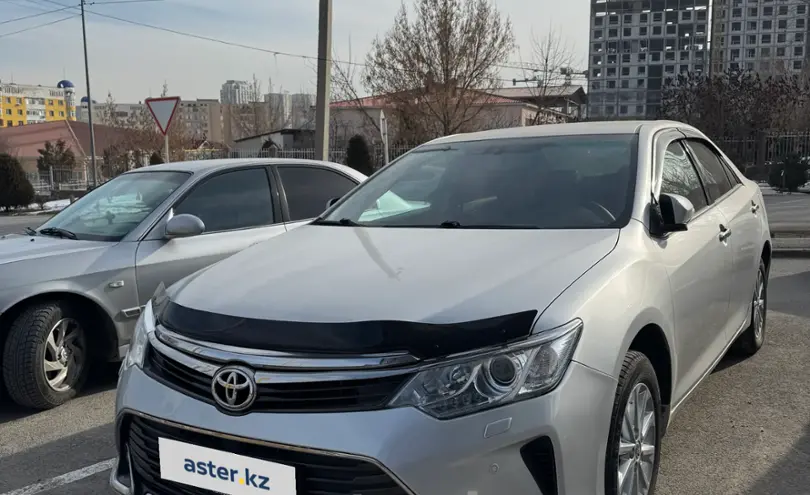 Toyota Camry 2017 года за 10 850 000 тг. в Шымкент