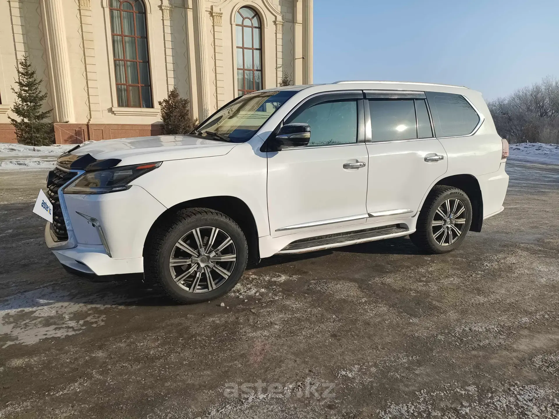 Lexus LX 2015