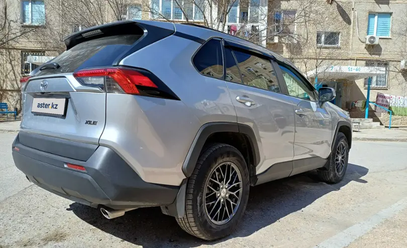 Toyota RAV4 2020 года за 15 000 000 тг. в Мангистауская область фото 3