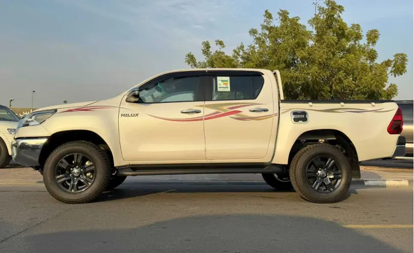 Toyota Hilux 2024 года за 23 200 000 тг. в Актау фото 3