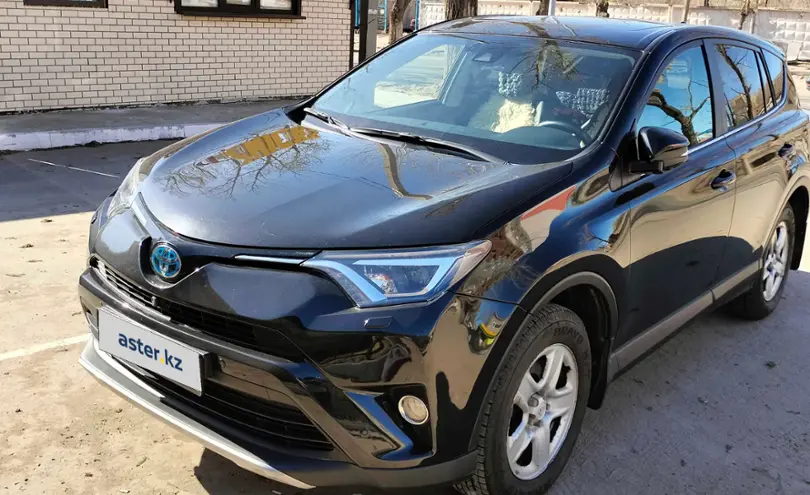 Toyota RAV4 2016 года за 17 400 000 тг. в Павлодар