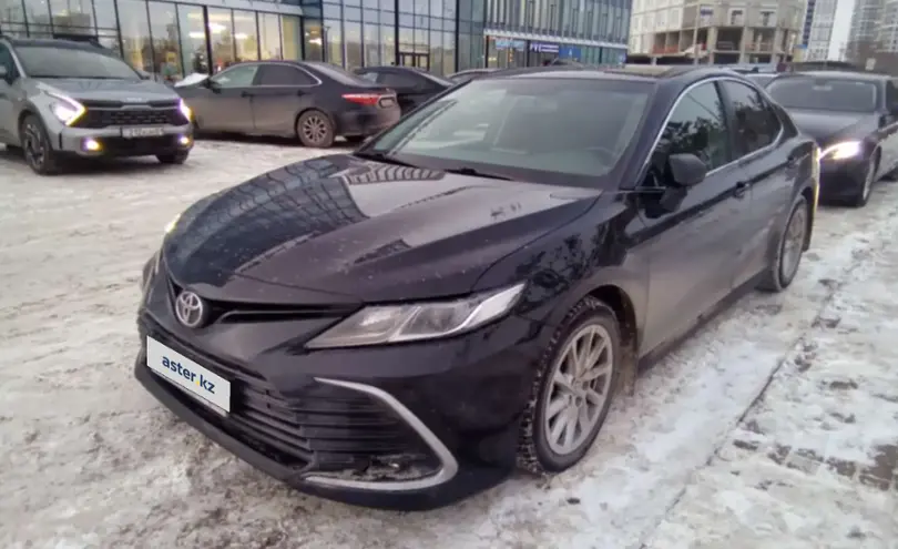 Toyota Camry 2021 года за 13 000 000 тг. в Астана