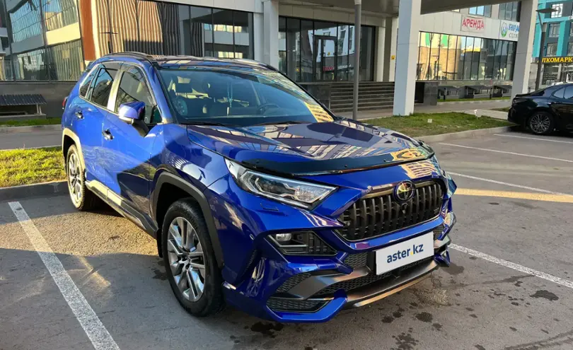 Toyota RAV4 2021 года за 17 000 000 тг. в Астана