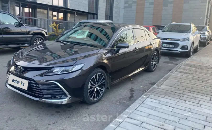 Toyota Camry 2023 года за 18 300 000 тг. в Алматы