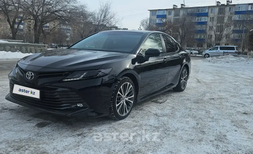 Toyota Camry 2020 года за 13 000 000 тг. в Актобе