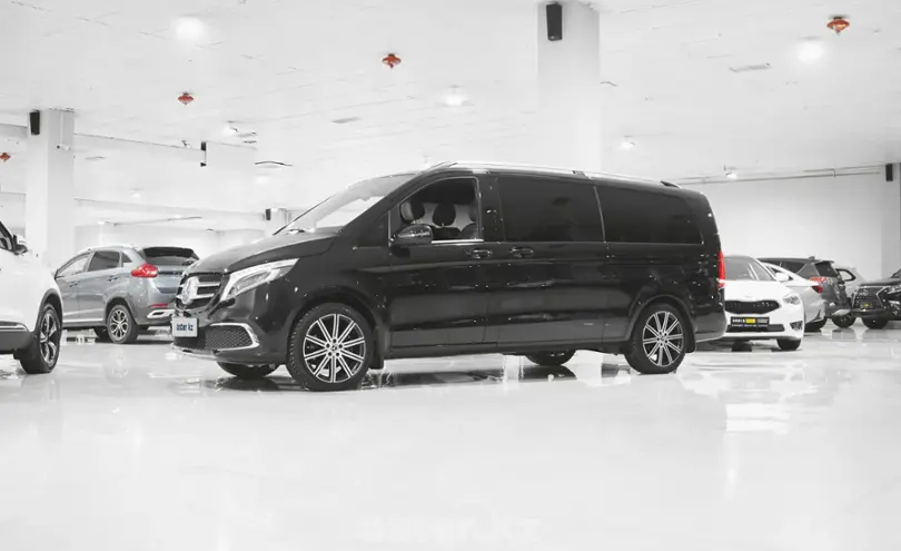 Mercedes-Benz V-Класс 2019 года за 32 000 000 тг. в Алматы